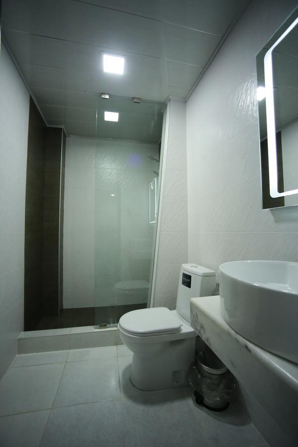 West Tower Hotel Kutaisi Exterior photo