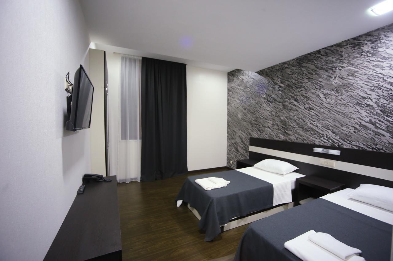 West Tower Hotel Kutaisi Exterior photo