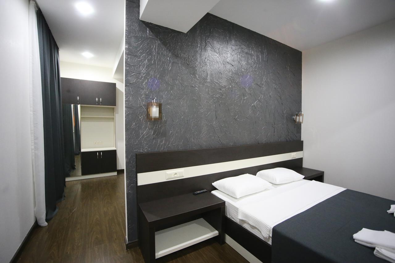 West Tower Hotel Kutaisi Exterior photo