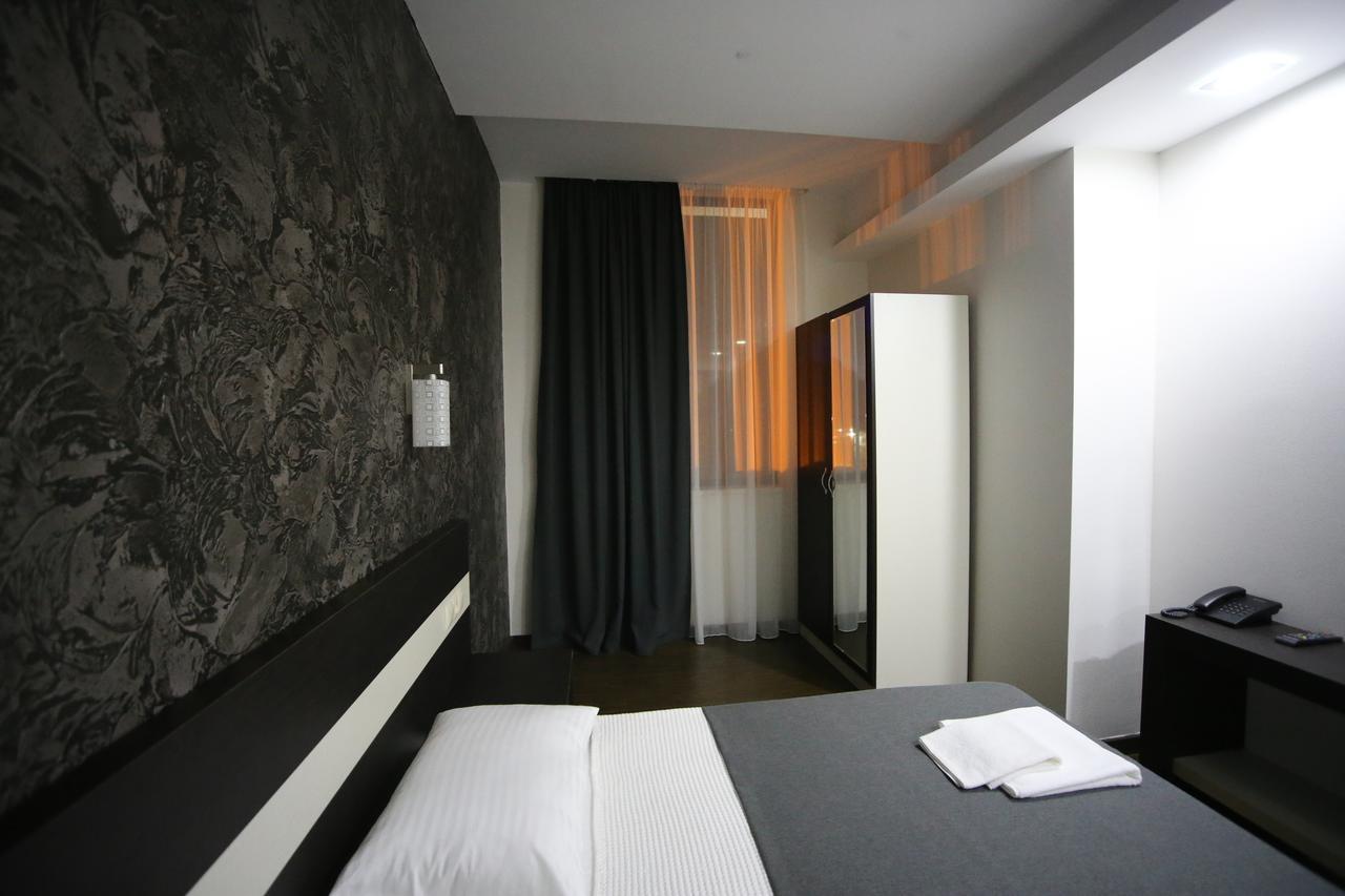 West Tower Hotel Kutaisi Exterior photo